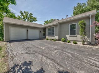 10781 Oakmont St, Overland Park, KS 66210