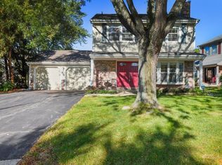 638 Sanders Ct, Gurnee, IL 60031