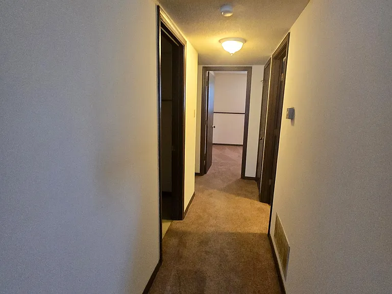125 Albany Dr #B — Photo 6