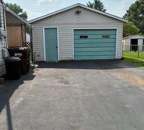 3rd image of 481 Cleary Dr