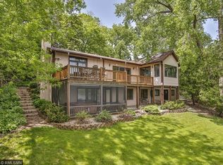 3140 Shorewood Dr, Arden Hills, MN 55112