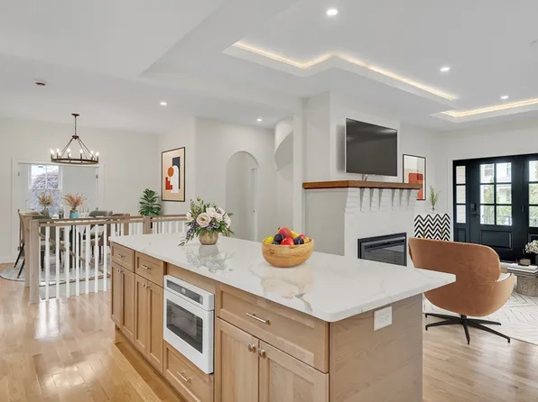 36 Green St #36, Watertown, MA 02472