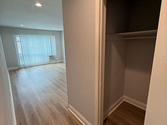 3rd image of 4747 Haskell Ave