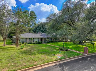 20 Sunset Rd, Palestine, TX 75801
