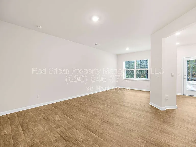 9128 Lowfalls Ln — Photo 6