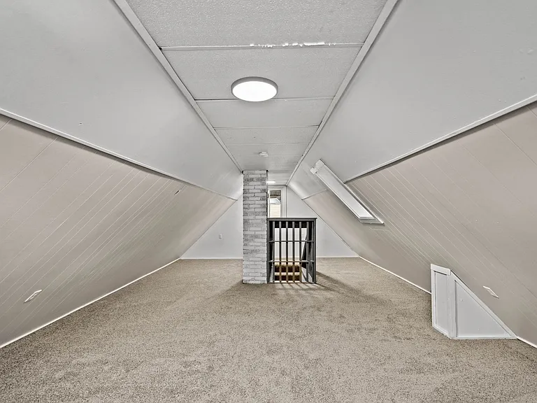 361 Vine St — Photo 9
