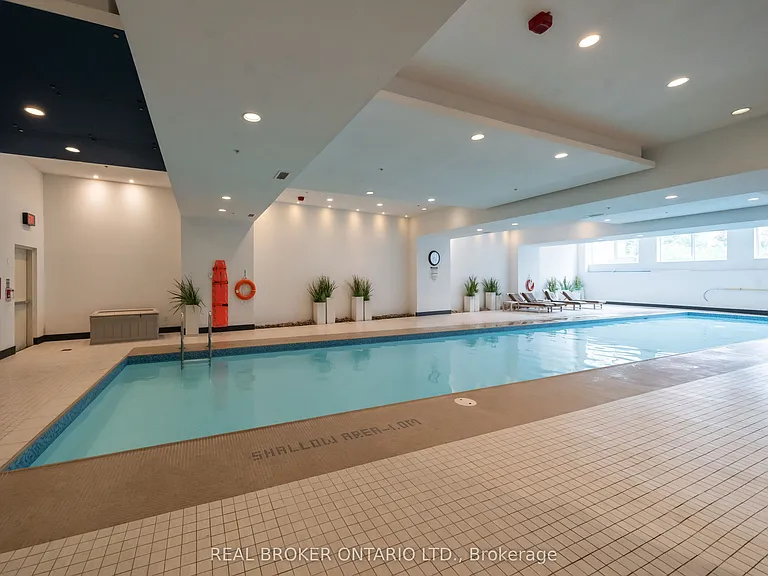 2191 Yonge St #4403 — Photo 30
