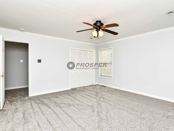 3rd image of 1082 Hampton Rd
