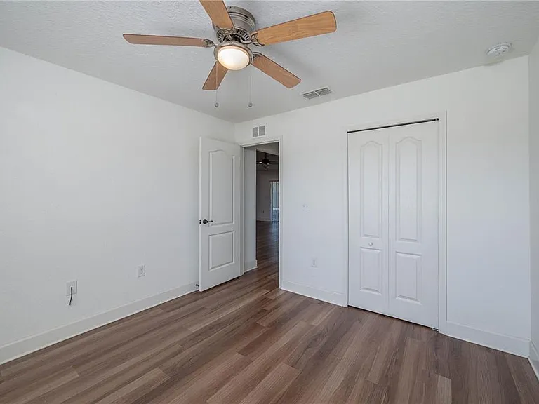 343 Dinner Lake Ct — Photo 13