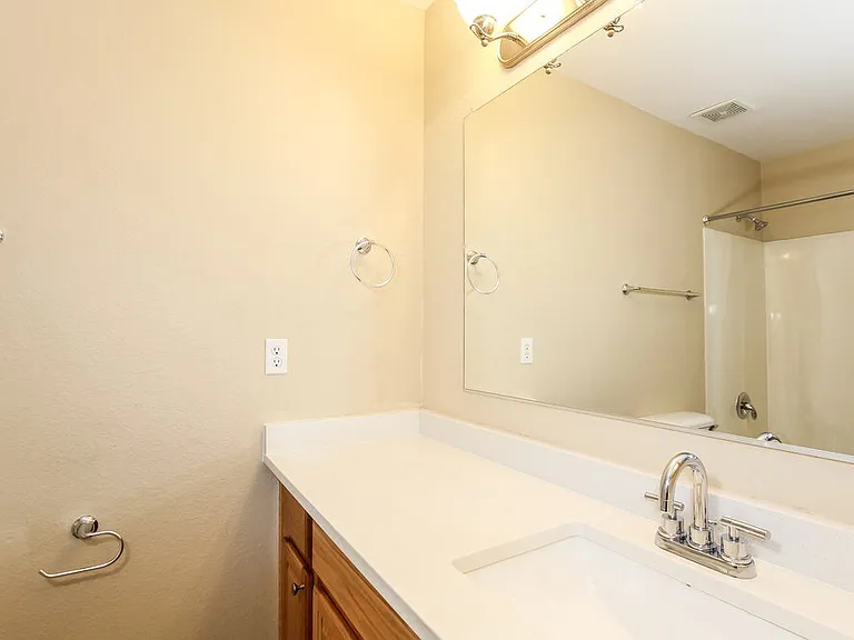 17423 W Watson Ln — Photo 15