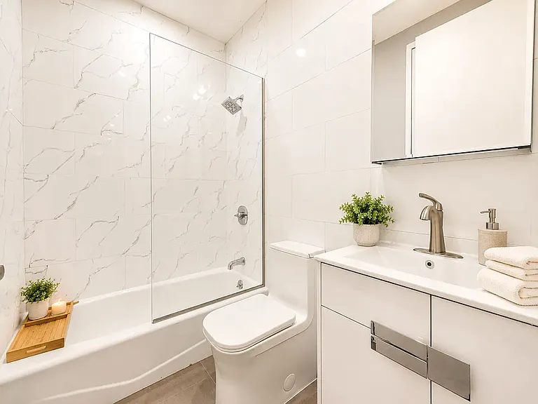 318 E 32nd St #2B — Photo 8