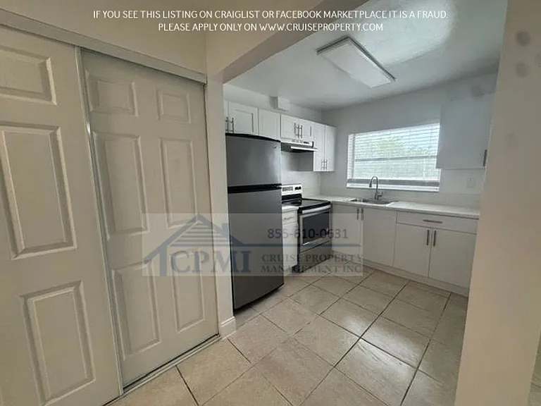 Casa Linda Apartments-3300 S Dixie Hwy — Photo 11