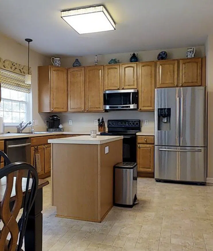 3 bed, 2.5 bath, 1872 sqft, $2,000 — Photo 1