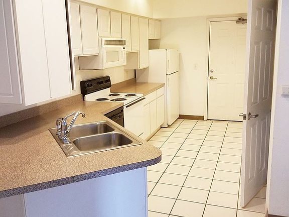 3rd image of 905 S 2nd St #17951855