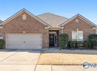 5024 Valley Cove Dr SE, Owens Cross Roads, AL 35763