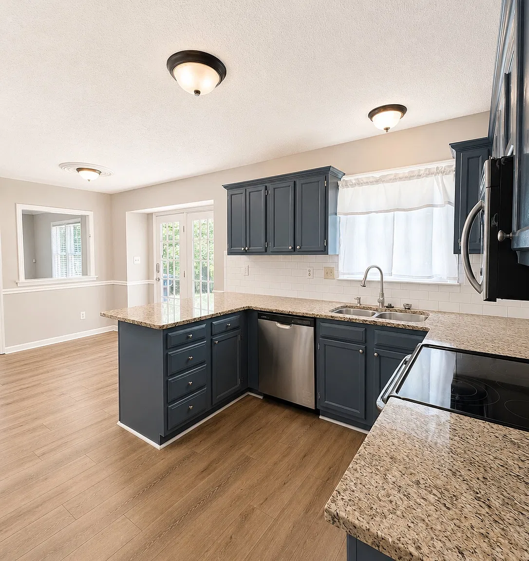3 bed, 2.5 bath, 1700 sqft, $2,100 — Photo 4