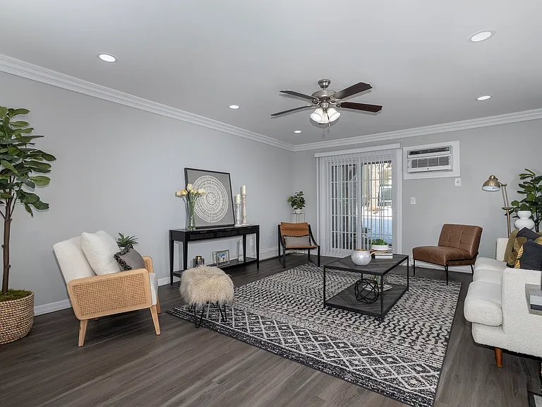 Fairfield Townhouses At Holtsville — Photo 57