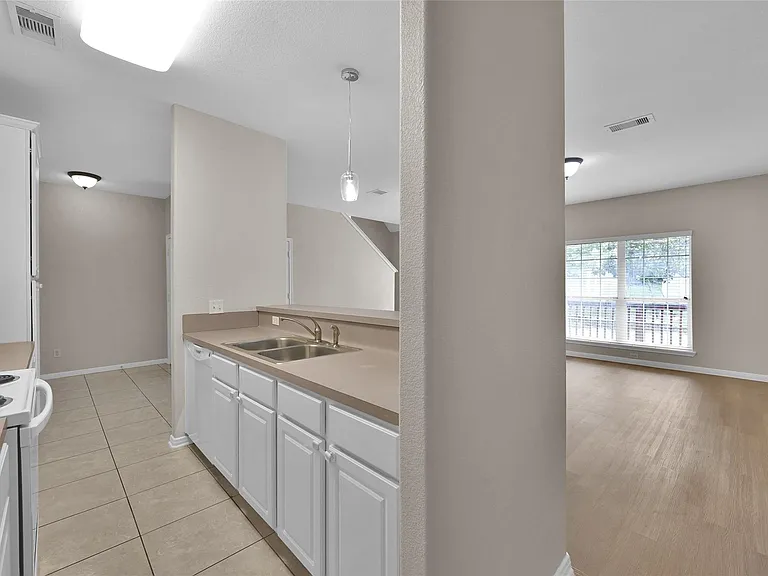 180 Binnacle Ct #B — Photo 6