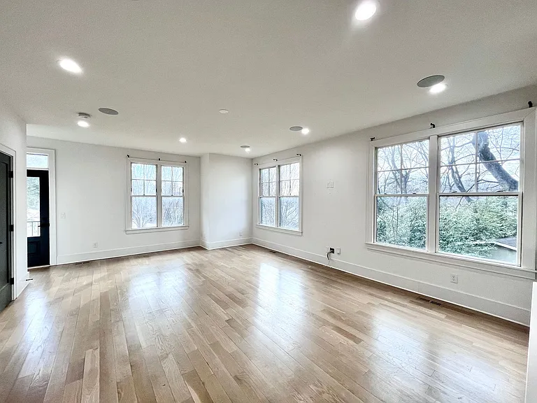 614 West Blvd — Photo 3