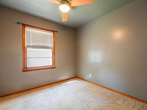 5th image of 830 N Atchison St