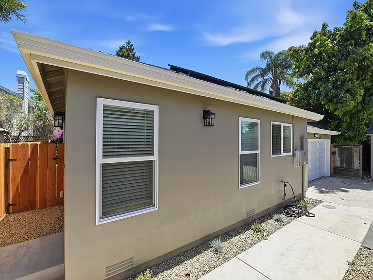 447 Alviso St — Photo 5