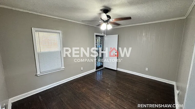 3 bed, 1.0 bath, 1056 sqft, $995 — Photo 3
