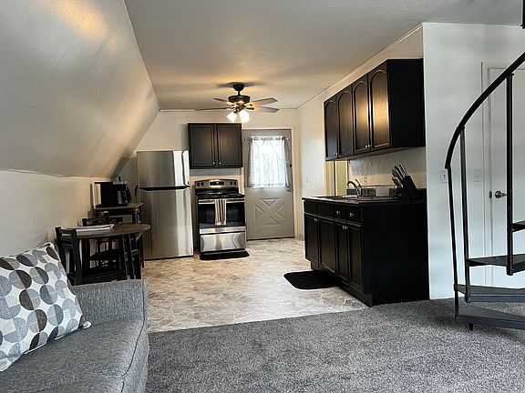 4th image of 706 E 2nd St #1/2