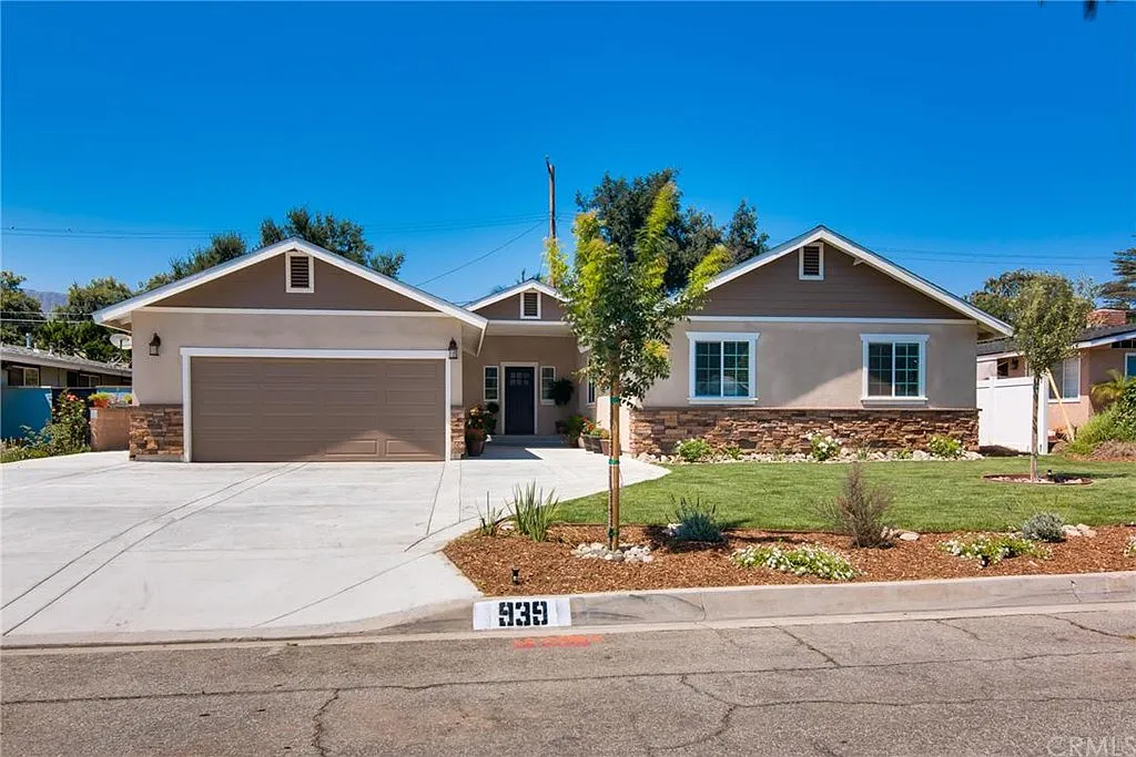 939 E Walnut Ave photo 1