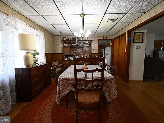 2nd image of 230 Burrs Rd