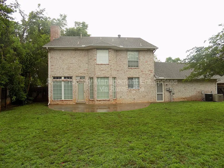 10018 Birkenhead Ct — Photo 15