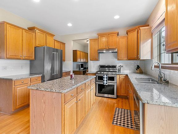 3rd image of N174W20271 Creekside Dr