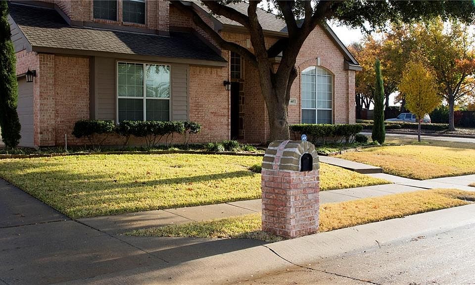 1st image of 407 Clover Leaf Ln