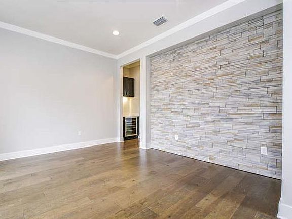 3rd image of 2608 S Toronto Ave