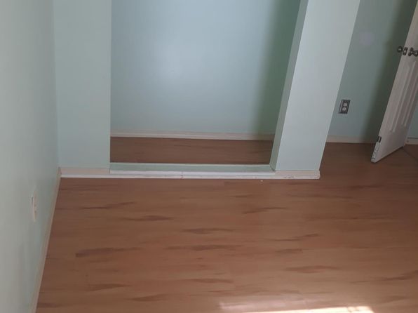 937 Bryson St NE #8