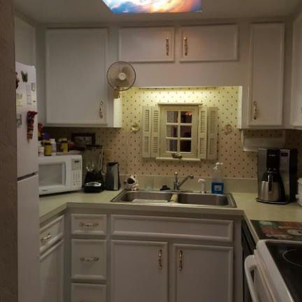 3rd image of 3800 Saxon Dr APT 17B