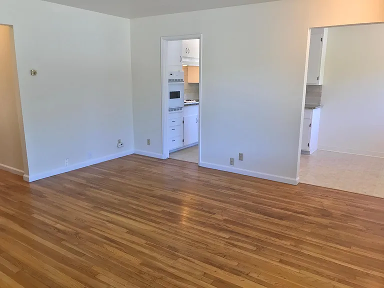 3030 Walgrove Way — Photo 4