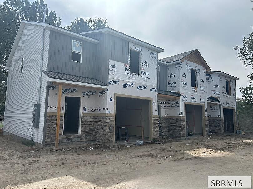 1st image of 287 Lilac St