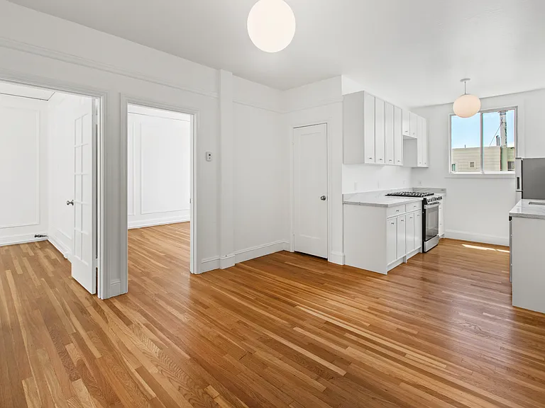 3260 Gough St #205 — Photo 7