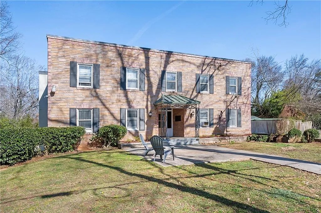 1 bed, 1.0 bath, 850 sqft, $1,450 — Photo 1