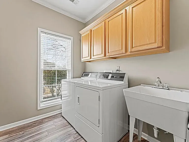 112 Bathurst Ln — Photo 16