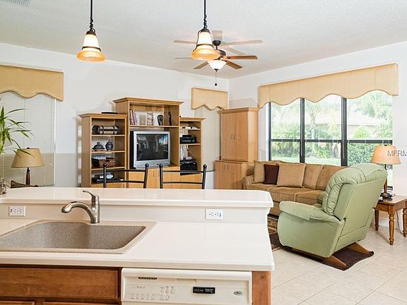 3rd image of 449 Fountain Valley Ln