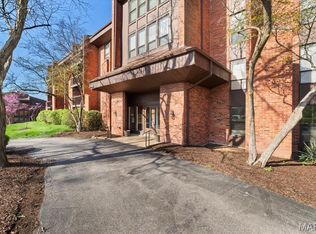 585 Coeur De Royale Dr APT 106, Saint Louis, MO