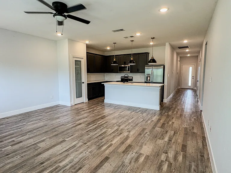 3105 Spencer St — Photo 7