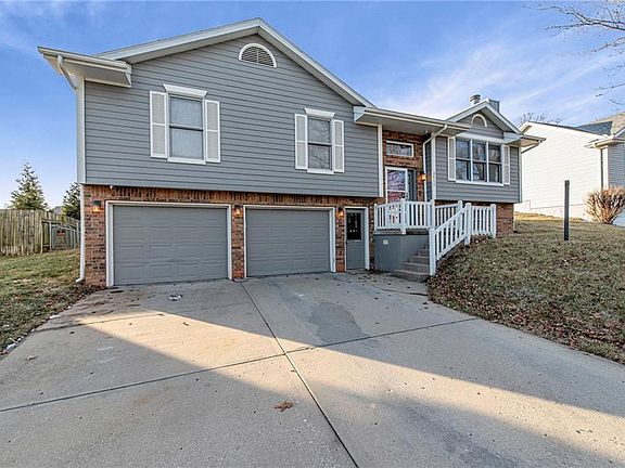 2nd image of 2712 N 39th Ter