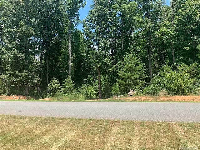 1st image of 1619 Freemont Dr #15