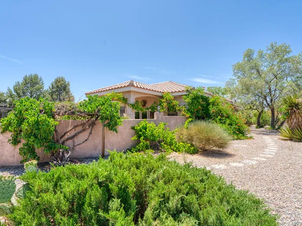 122 Richard Rd, Corrales, NM 87048