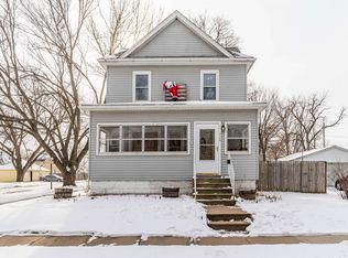 928 Bertch Ave, Waterloo, IA 50702