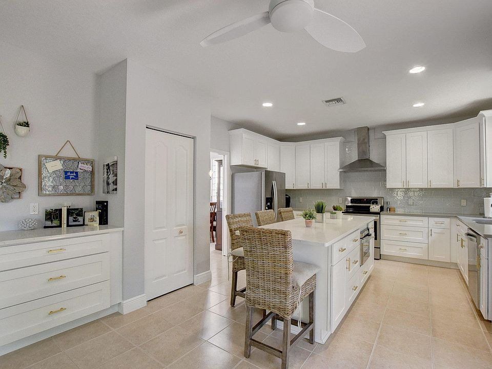 Home For Sale In Pinewood Cove