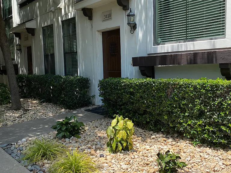 3118 Carmel St — Photo 2
