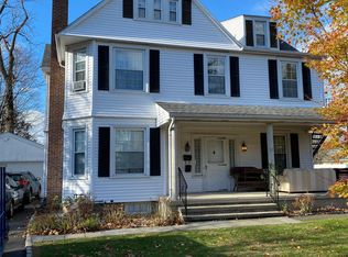 11 Relay Pl #11, Cos Cob, CT 06807